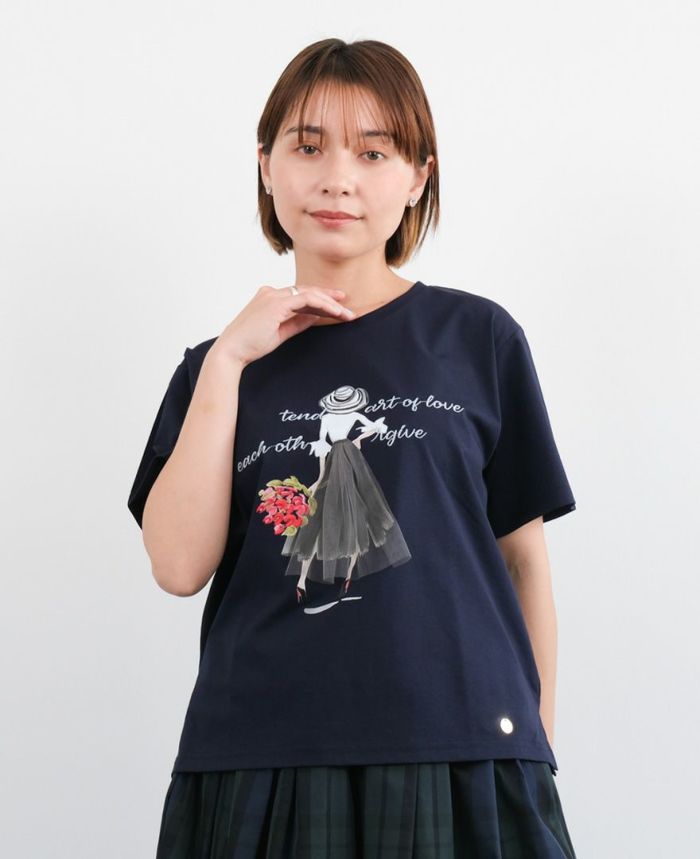 パリジェンヌプリントTシャツネイビーの着用画像