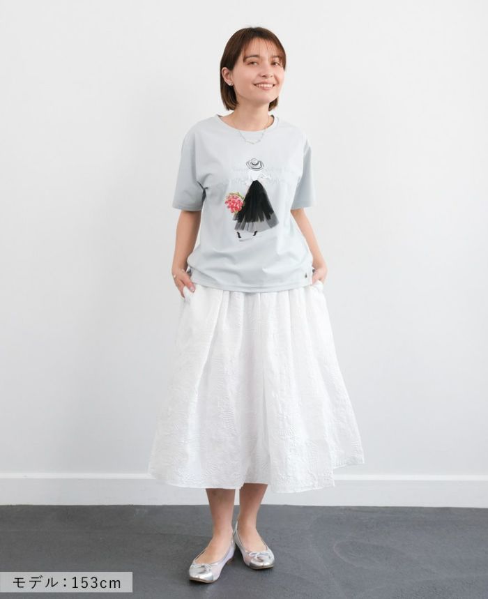 パリジェンヌプリントTシャツグレーの着用画像