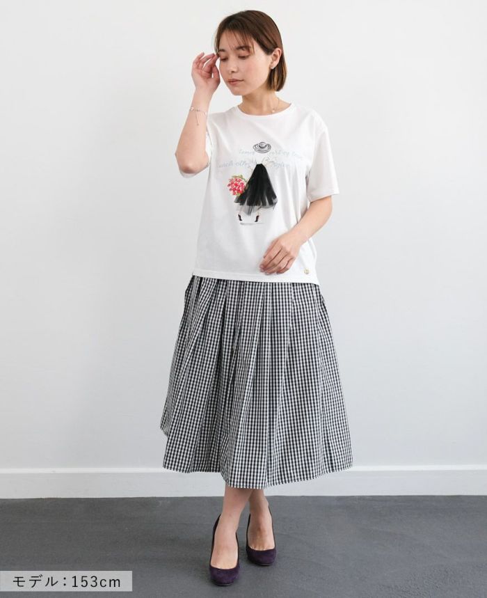 パリジェンヌプリントTシャツホワイトの着用画像