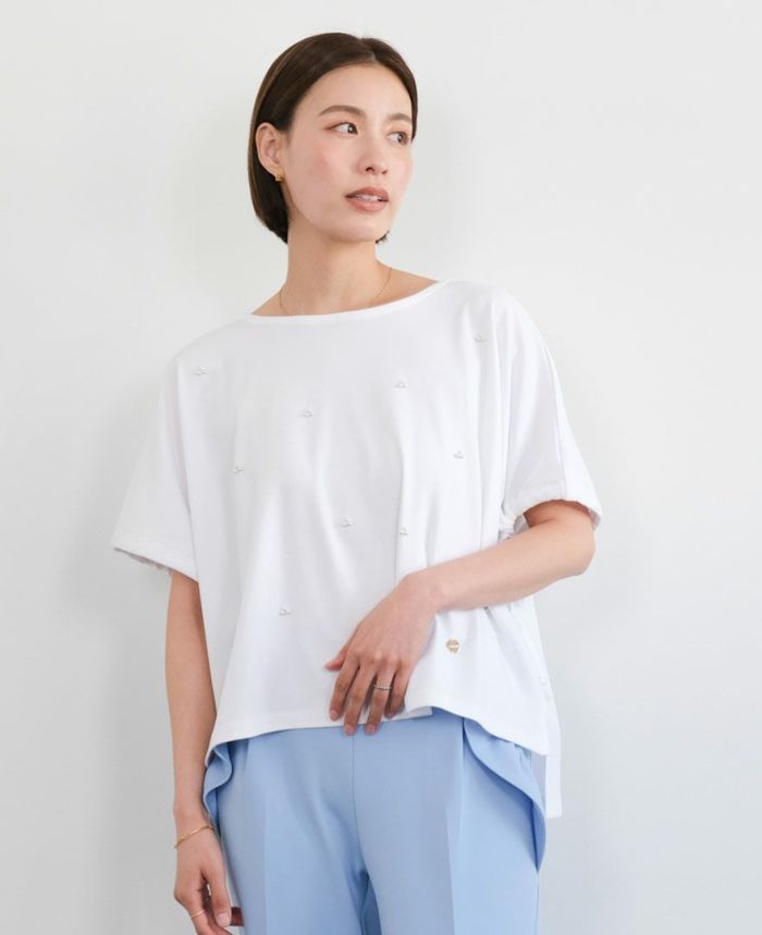 ホワイトのシャーリングパールT着用画像